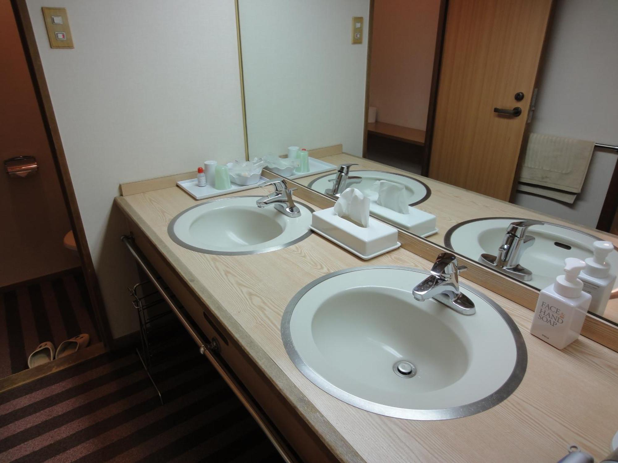 Miyajima Hotel Makoto Hatsukaichi Exterior photo